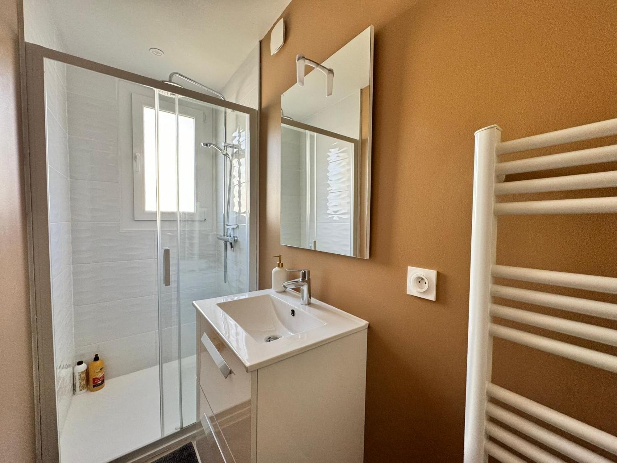 Le 122 - Parking Apartment โรเดซ ภายนอก รูปภาพ